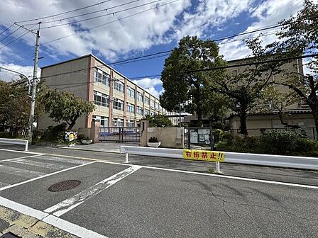 朱雀第八小学校 470m