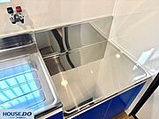フラットなステンレスの質感が際立つコンロ置き場♪壁面にはパネルが施されており、美しく整えられた空間です！どのようなデザインのコンロを置いても馴染みやすく、キッチンを明るく見せてくれます♪