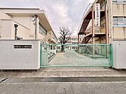 東大阪市立上小阪中学校 240m