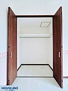 日用品や季節物もまとめて収納可能♪生活感を抑えた、きれいが続く収納！