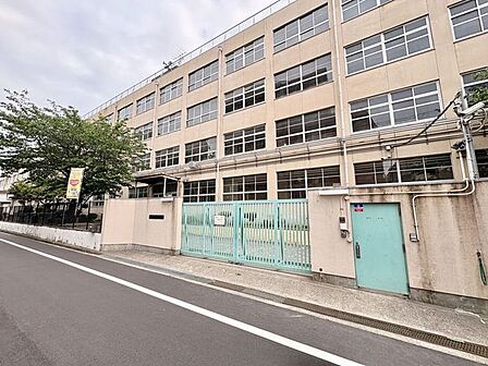 東大阪市立西堤小学校 840m