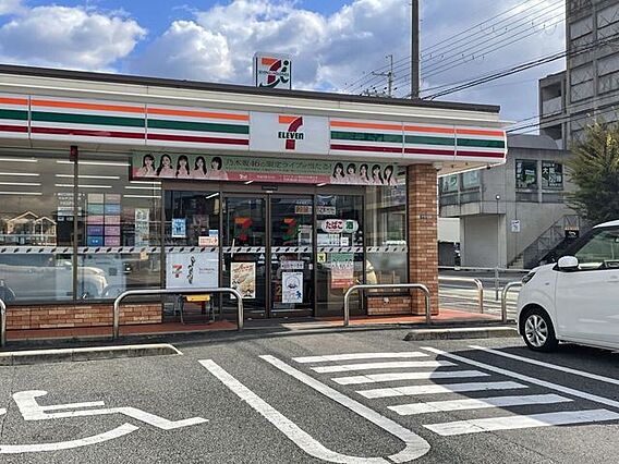 セブン-イレブ...