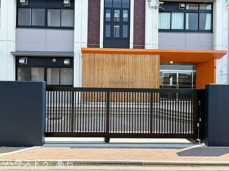 泉大津市立小津中学校 380m