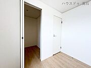 6畳洋室2.2帖の大容量WICを完備した、収納力No.1の6帖洋室。