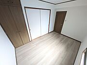 洋室(5.6帖)