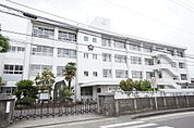 松山市立雄新中学校