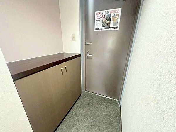 玄関を拡大表示