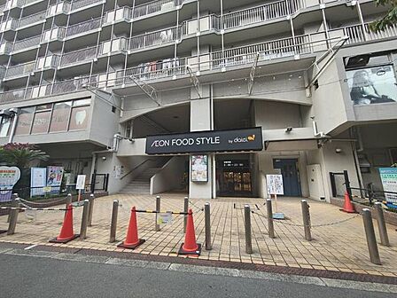 ダイエー 東三国店・イオンフードスタイル 100m