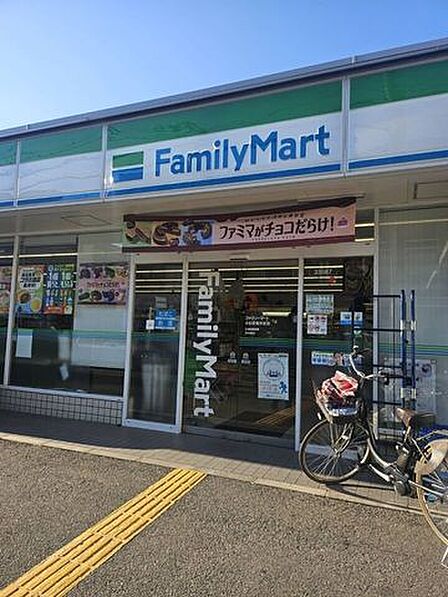 ファミリーマート小松変電所前店 430m