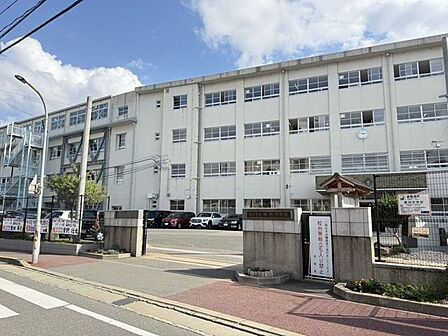 那珂中学校 810m