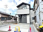 ■カースペース2台敷地内にカースペースを設け、車のある暮らしを快適にサポート。日常使いに配慮した設計です。