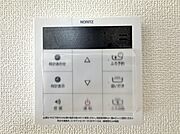 ■オートバスコントロールパネル家事をしながらでも簡単にお湯はりができ、忙しい毎日もスムーズに入浴準備ができます。小さなお子さまがいるご家庭にも安心で便利な設備です。