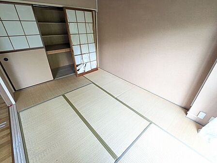 来客時にも重宝する、落ち着いた和の空間です。