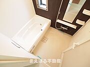 換気窓付きバスルーム