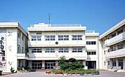 小学校「八街市立八街東小学校まで1725m」