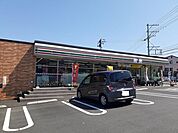 セブンイレブンまで950m