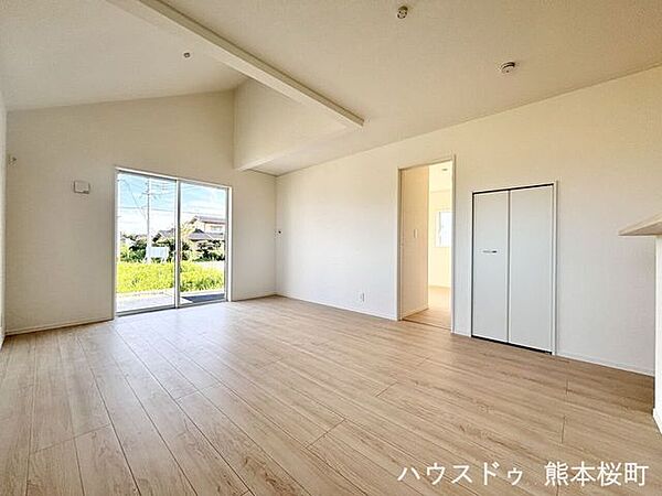 リビング/ダイニングを拡大表示
