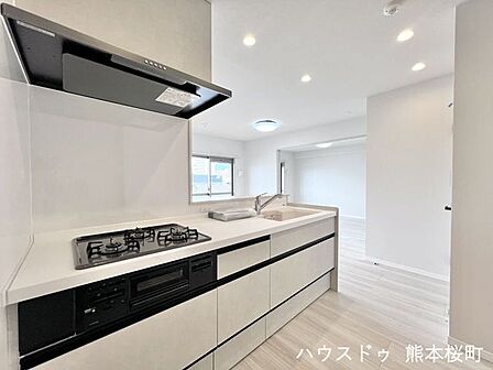 ■家族の「美味しい」が集まる舞台■高い機能性と美しいデザインを両立。料理する人も、待つ人も、笑顔になれる場所です。