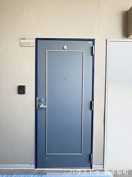 玄関を拡大表示