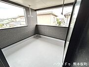 ■空の下の開放的な特等席■日光浴や読書、外の空気を感じながらリフレッシュ。暮らしを豊かにする、もう一つの心地よい空間です。