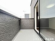 ■□■空の下の開放的な特等席■□■日光浴や読書、外の空気を感じながらリフレッシュ。暮らしを豊かにする、もう一つの心地よい空間です
