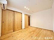 ■2階6帖洋室■心からリラックスできる静けさ、上質な眠りで、毎日をリセットします。明日への活力を養う空間です。