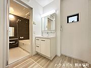 ■清々しいリフレッシュ空間■自分を磨き、気持ちを切り替える。心地よい光が差し込むプライベートスペース。