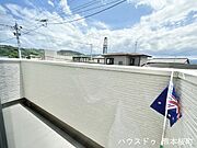 ■空の下の開放的な特等席■日光浴や読書、外の空気を感じながらリフレッシュ。暮らしを豊かにする、もう一つの心地よい空間です。