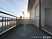 ■空の下の開放的な特等席■日光浴や読書、外の空気を感じながらリフレッシュ。暮らしを豊かにする、もう一つの心地よい空間です。