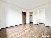 ■2階7帖洋室■心からリラックスできる静けさ、上質な眠りで、毎日をリセットします。明日への活力を養う空間です。