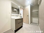 ■清々しいリフレッシュ空間■自分を磨き、気持ちを切り替える。心地よい光が差し込むプライベートスペース。