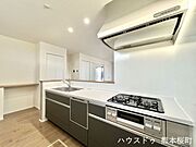 ■家族の「美味しい」が集まる舞台■高い機能性と美しいデザインを両立。料理する人も、待つ人も、笑顔になれる場所です。