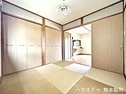 ■1階4.5帖和室■ゲストをもてなし、昼寝や家事にも使える、畳のぬくもりが心地よい多目的万能スペース。