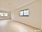 ■安らぎと笑顔の中心地■陽光が優しく降り注ぎ、会話が自然と弾む。ここでは、毎日が特別な時間へと変わります。