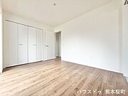 ■1階6.0帖洋室■寝室、書斎、趣味の部屋。家族の成長やライフスタイルに合わせ、様々な使い方ができる快適な空間です。