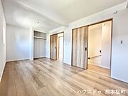 ■2階4.3＋4.3帖洋室■寝室、書斎、趣味の部屋。家族の成長やライフスタイルに合わせ、様々な使い方ができる快適な空間です。