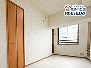 東側5.1帖洋室