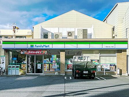 ファミリーマート 熱田八番二丁目店 670m