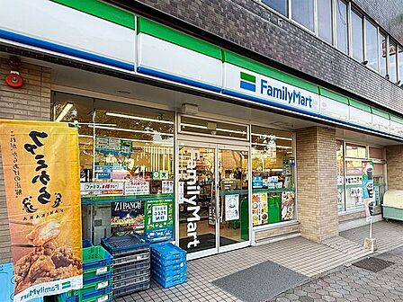 ファミリーマート 築地口駅店 430m