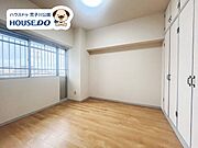 北側洋室。