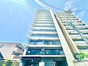 《外観》２０２４年４月築の築浅レジデンスは人気の葵エリアに佇むスタイリッシュな外観。高層階８階・東南角部屋につき陽当りや開放感に恵まれたプレミアムな住環境です。
