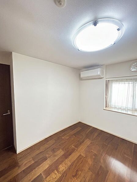 洋室(約7.6帖)♪※本画像は入居者様の家具をCGで消した画像であり、現況と異なる可能性がございます。