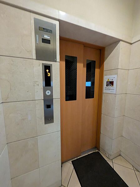 10階建てマンションに欠かせないエレベーター完備。