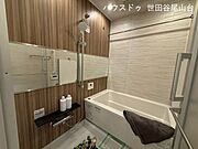 一日の疲れをゆったり癒せる、快適なバスルームです。