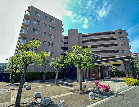 【外観】東急東横線「綱島」駅徒歩19分、東急新横浜線「新綱島」駅徒歩18分。駅まで平坦アクセスです♪地上7階建て・4棟構成、総戸数199邸のビッグコミュニティマンション!