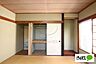 収納：敷布団や季節家電などの収納に便利な押し入れ