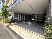 清潔感のあるエントランス！毎日の出入りが気持ちよくできる共用部です♪