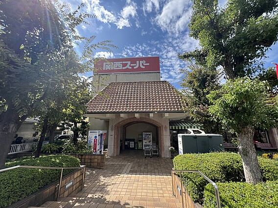 徒歩4分。関西...
