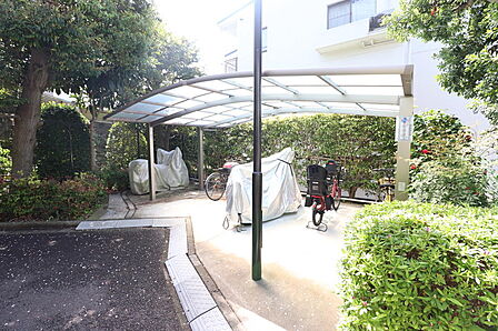 キレイに清掃された自転車置き場