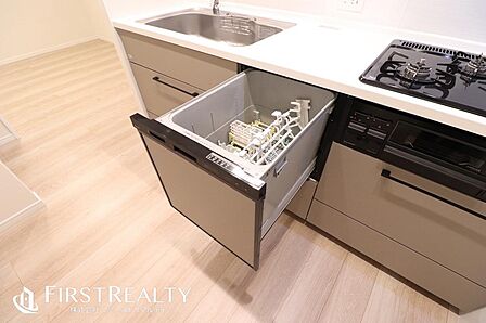 家事の負担を軽減する食洗器を完備